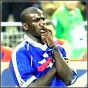 142 sélections avec l'équipe de France. Qui est-ce ?