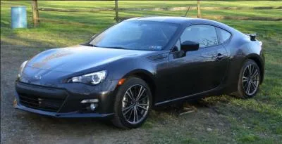 Quelle est la marque de cette voiture ?