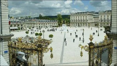 Vous ne me démentirez pas, c'est bien le Rhin qui passe à Nancy !