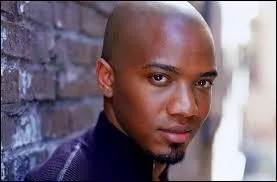 Dans quelle série apparaît Charles Gunn ?