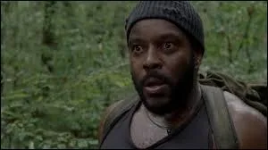 De combien de personnes sont composés les gens qui arrivent à pénétrer dans la prison ?