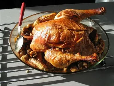 Coq castré afin d'obtenir une plus grande tendreté et une plus grande masse !