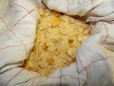 Produit culinaire constitué de miettes de pain ou de biscotte !