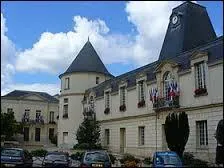 La ville francilienne de Clamart se situe dans le département ...