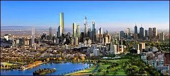 C'est dans cette ville, capitale de l'Etat de Victoria, que se déroulent le Grand Prix d'Australie de Formule 1 et l'Open d'Australie de Tennis. Il s'agit de :