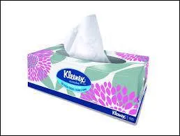 Quand la marque Kleenex commence-t-elle à utiliser du papier recyclé ?