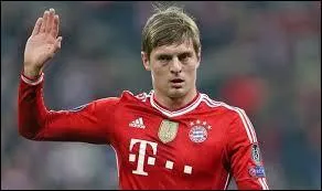 Il était au Bayern Munich mais il été acheté par le Real Madrid. Qui est-ce ?