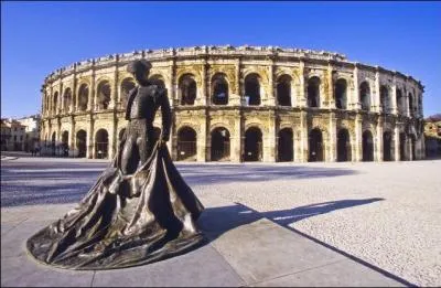 De ces quatre départements, lequel n'est pas limitrophe de celui du Gard ?