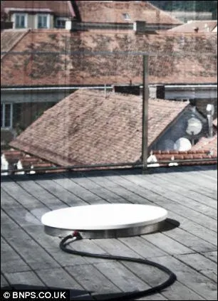 Qu'est-ce ? Auteur : Danny Venlet