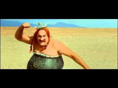 Dans "Astérix et Obélix, mission Cléopâtre", quel est le sujet du document diffusé lors de l'attaque d'Obélix contre l'armée romaine ?