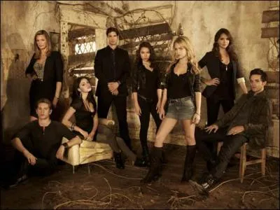 Quel âge a Cassie Blake dans la série ?