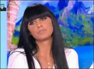 Laquelle de ces femmes nous vient de Paris ?