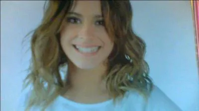 Comment s'appelle la chanson du générique de "Violetta" ?