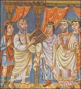 Quel est le titre des contrôleurs royaux qui veillaient à la bonne application des directives du souverain dans les comtés ?