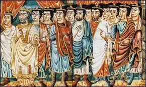 Comment s'appelaient les grandes assemblées au cours desquelles le souverain convoquait les seigneurs pour discuter de la gestion et des affaires militaires du pays ?