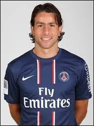 De quelle nationalité est Maxwell ?