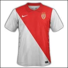 Deuxième la saison dernière, quel est le nom du club qui porte ce maillot ?