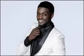 Il est chanteur :