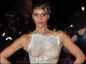 A quelle cérémonie Shy'm a-t-elle mis cette robe ?