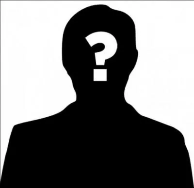 Il a donné sa bouteille d'eau à une fan parce qu'elle avait soif ... Qui est-ce ?