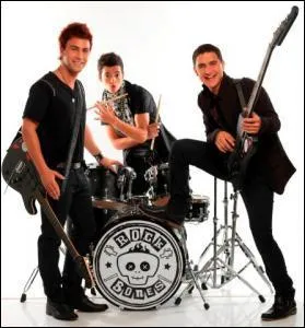 Dans la saison 3, qui va faire partie du groupe des Rock Bones ?