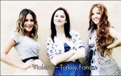 Dans la série, quelles sont ses deux meilleures amies ?