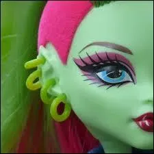 Qui est cette goule ?