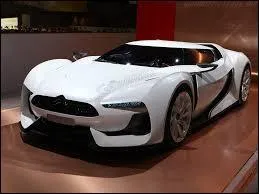 Quel est le modèle et la marque de cette voiture ?