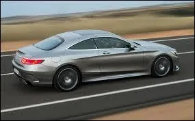 Quel est le modèle et la marque de cette voiture ?