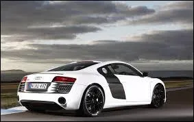 Quel est le modèle et la marque de cette voiture ?