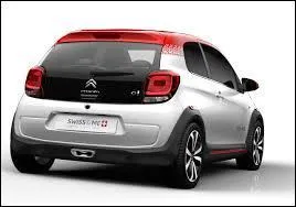 Quel est le modèle et la marque de cette voiture ?