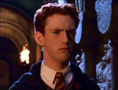Qui interprète le rôle de Percy Weasley ?
