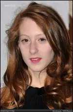 Avec qui la meilleure amie de Paula va-t-elle sortir ?