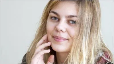 Finalement, Paula passe l'audition entourée de sa famille, du garçon qu'elle aime et de son professeur de musique. Sur quelle chanson passe t-elle son audition ?