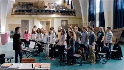 Dans ce film, seules les chansons d'un interprète sont chantées par les acteurs. Cet interprète est :