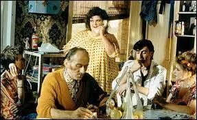 Cette famille mythique est apparue sur les écrans de cinéma en 1988, personnages incontournables du film "La vie est un long fleuve tranquille". Comment s'appelle-t-elle ?