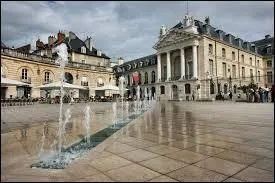 Capitale administrative de la Bourgogne.