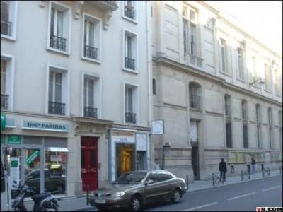 J'ignore si Félix Faure avait l'habitude d'y passer, mais en tout cas, la rue de la Pompe existe bel et bien !