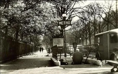 Tiens, puisque vous êtes sur Paris, je vous invite à venir faire un tour avec moi dans une rue au nom étonnant, la rue du Cul qui fume !
