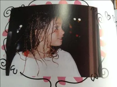 Dans quelle pièce de théâtre a joué Tini ?