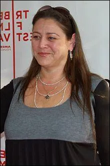 Comment s'appelle cette actrice dans la série "Ghost Whisperer" ?