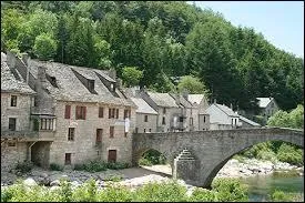 Le village languedocien de Saint-Privat-de-Vallongue se trouve dans le département ...
