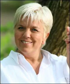 Dans la s&eacute;rie "Jos&eacute;phine, ange gardien" qui joue le r&ocirc;le de Jos&eacute;phine ?