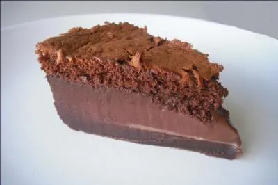 Quel nom donne-t-on à ce délicieux gâteau qui est composé de trois couches suivantes : un flan, une crème puis une génoise ?