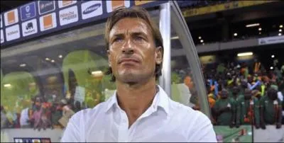 26 septembre 2013, &Eacute;ric H&eacute;ly d&eacute;missionne de son poste d'entra&icirc;neur du FC Sochaux. Par qui est-il remplac&eacute; ?