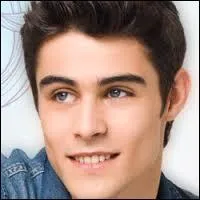 Saison 1, qui est aussi amoureuse de Tomas ?