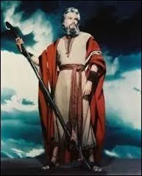 Selon la Bible, à quel âge Moïse serait-il mort ?