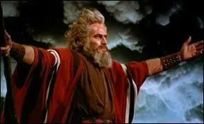 Dieu réagit au refus de Pharaon en envoyant un terrible fléau. De combien de plaies l'Égypte sera-t-elle frappée ?