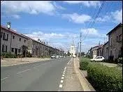 Pour finir cette première promenade de l'année, je vous emmène en Meurthe-et-Moselle, à Viéville-en-Haye. Nous sommes en région ...