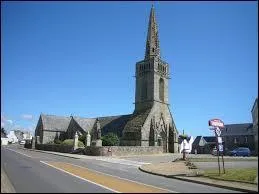 Nous sommes en Bretagne, dans le village de Plouhinec. Nous nous trouvons dans le département ...